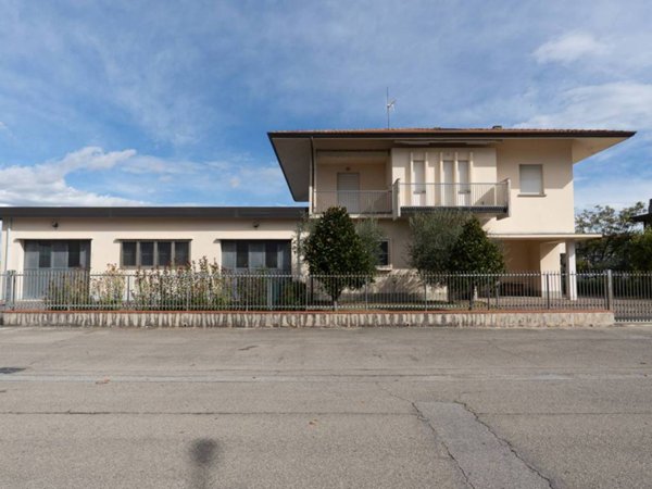 casa indipendente a Santarcangelo di Romagna in zona San Martino dei Mulini