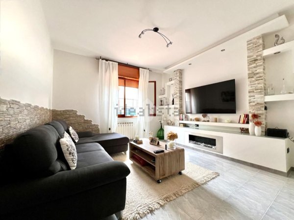 casa indipendente in vendita a Verucchio in zona Villa Verucchio
