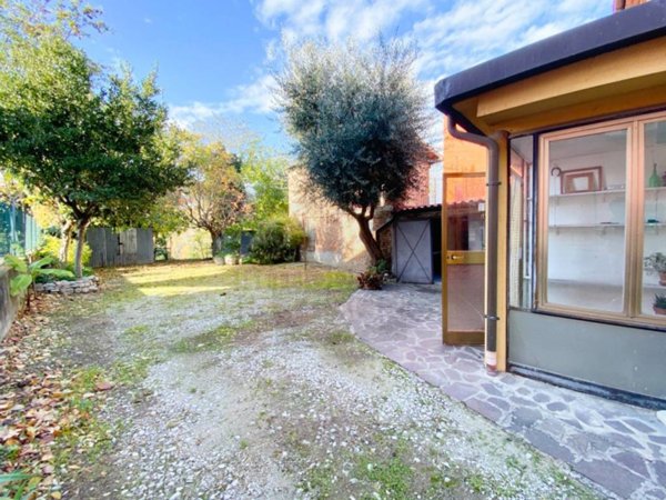 casa indipendente in vendita a Verucchio in zona Ponte Verucchio