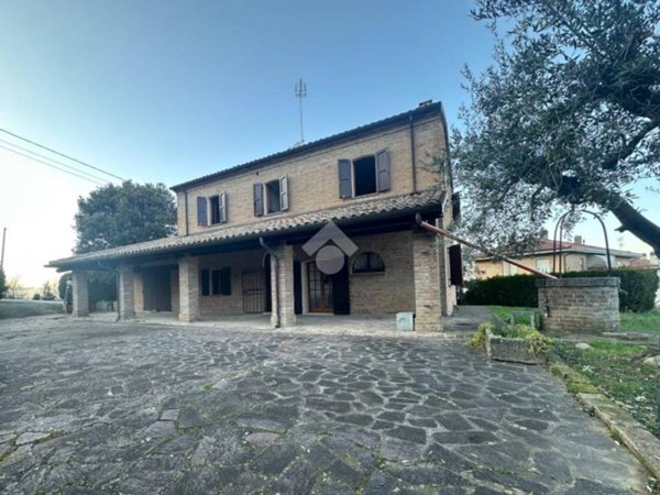 pentavano in vendita a Verucchio in zona Villa Verucchio