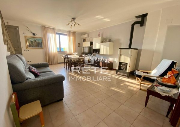 casa indipendente in vendita a Verucchio in zona Villa Verucchio