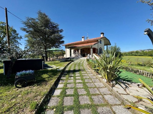 casa indipendente in vendita a Verucchio in zona Pieve Corena