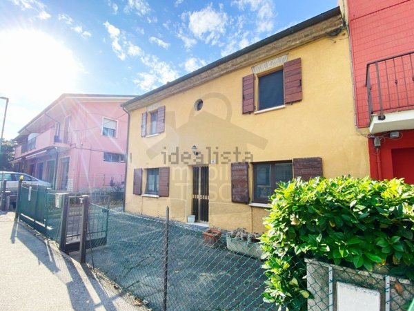 casa indipendente in vendita a Verucchio in zona Ponte Verucchio