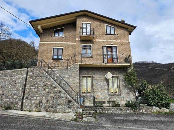 casa indipendente in vendita a Casteldelci