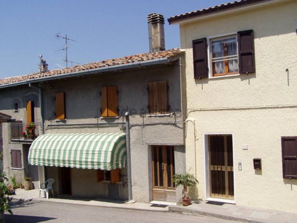 casa semindipendente in vendita a Maiolo