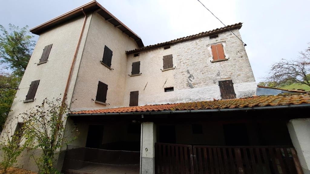 casa indipendente in vendita a Maiolo
