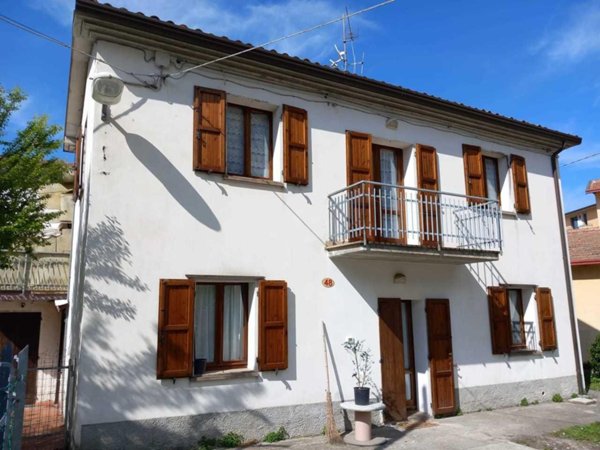 casa semindipendente in vendita a Novafeltria in zona Perticara