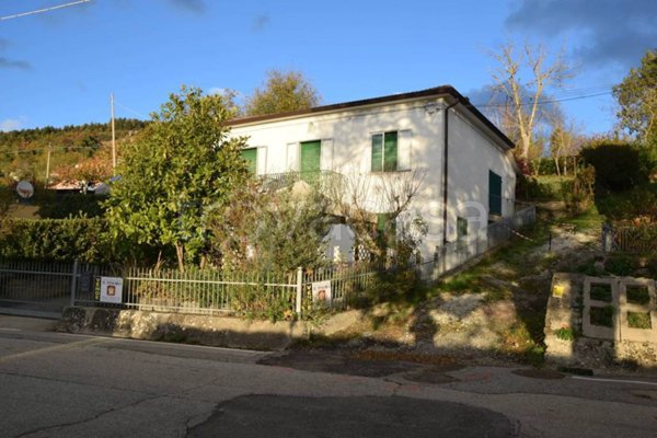 casa indipendente in vendita a Novafeltria in zona Perticara