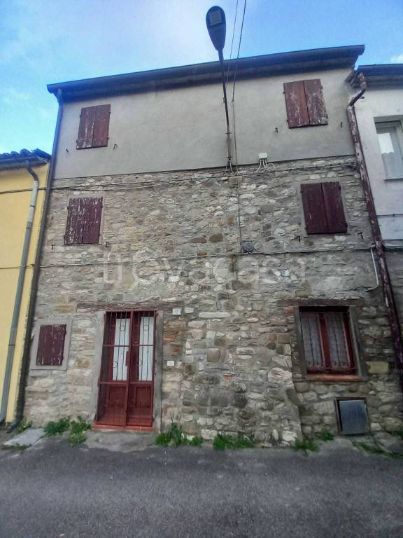 casa indipendente in vendita a Novafeltria in zona Secchiano Marecchia