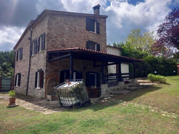 casa semindipendente in vendita a Novafeltria