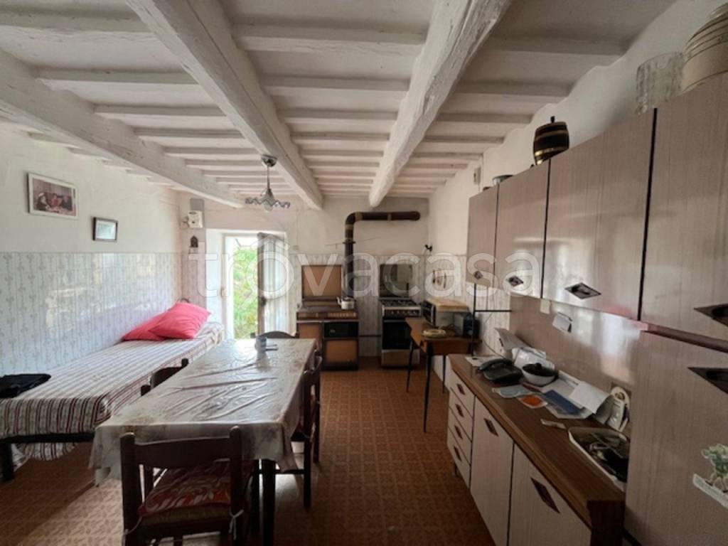 casa indipendente in vendita a Novafeltria in zona Perticara