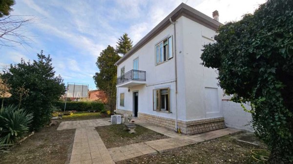 casa indipendente in vendita a Novafeltria