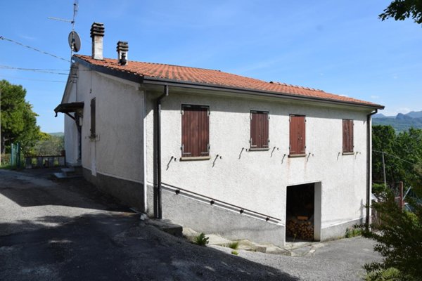 casa indipendente in vendita a Novafeltria