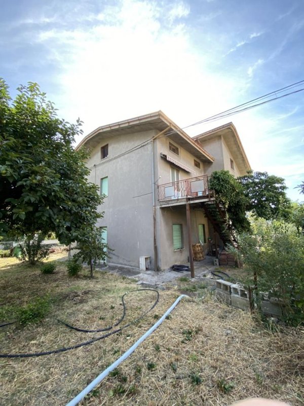 casa indipendente in vendita a Novafeltria