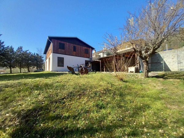 casa indipendente in vendita a Novafeltria