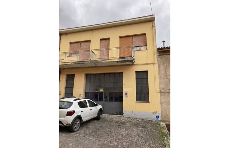 locale di sgombero in vendita a Novafeltria