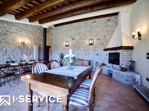 casa indipendente in vendita a Novafeltria in zona Perticara
