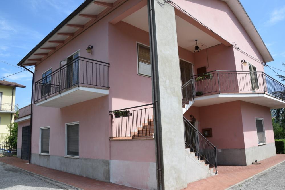 casa indipendente in vendita a Novafeltria