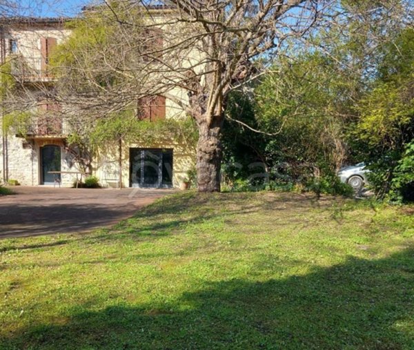 casa indipendente in vendita a Novafeltria
