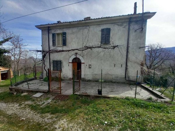 casa indipendente in vendita a Novafeltria in zona Torricella