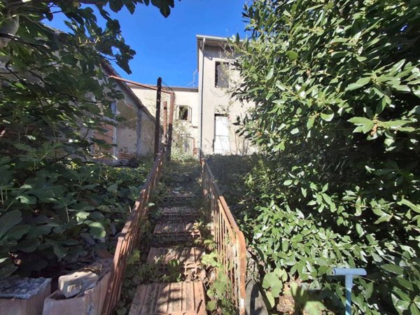 casa indipendente in vendita a Novafeltria in zona Perticara