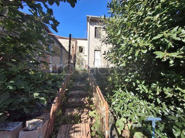 casa indipendente in vendita a Novafeltria in zona Perticara