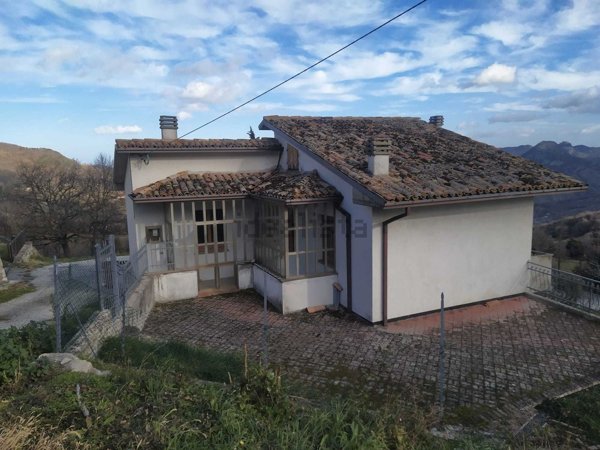 casa indipendente in vendita a Novafeltria