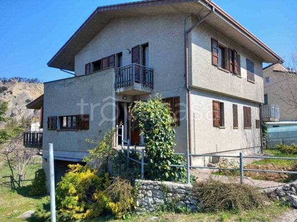 casa indipendente in vendita a Novafeltria in zona Perticara