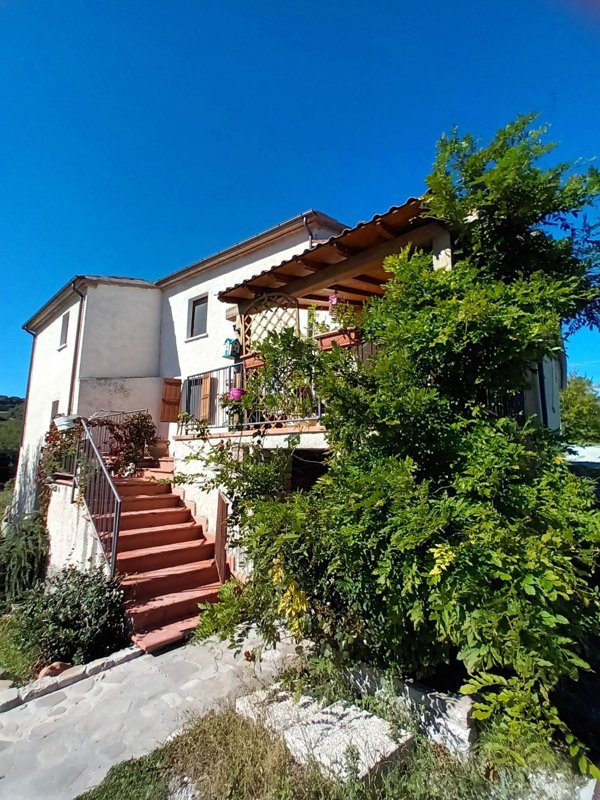 casa indipendente in vendita a Novafeltria in zona Sartiano