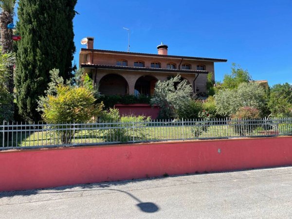 casa indipendente in vendita a Novafeltria