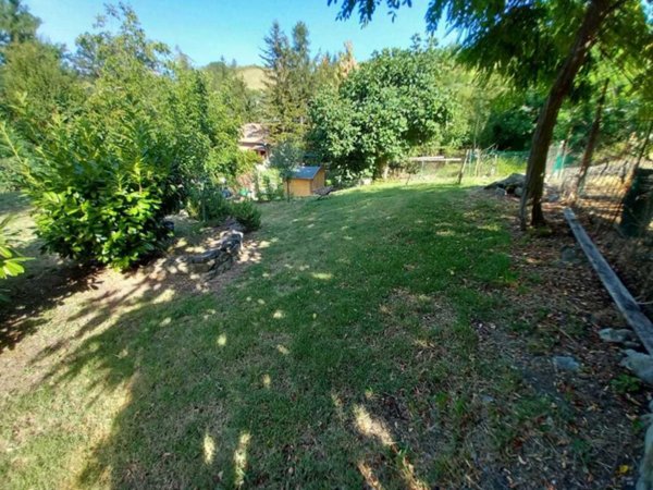 casa indipendente in vendita a Novafeltria in zona Perticara