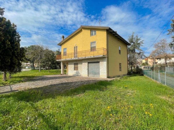 casa indipendente in vendita a Novafeltria