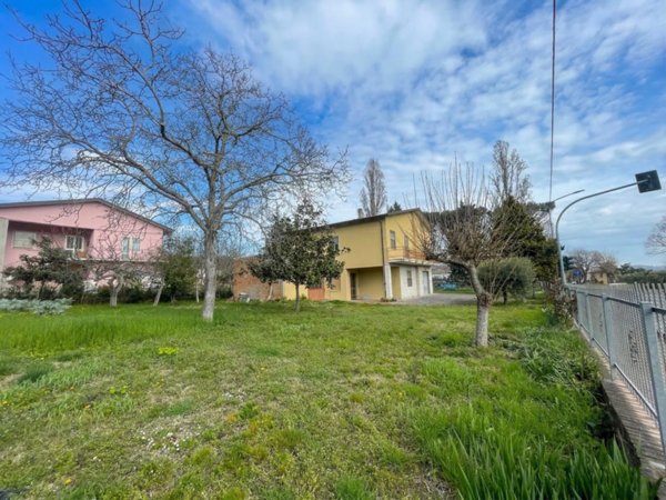 casa indipendente in vendita a Novafeltria