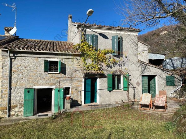 casa indipendente in vendita a Novafeltria