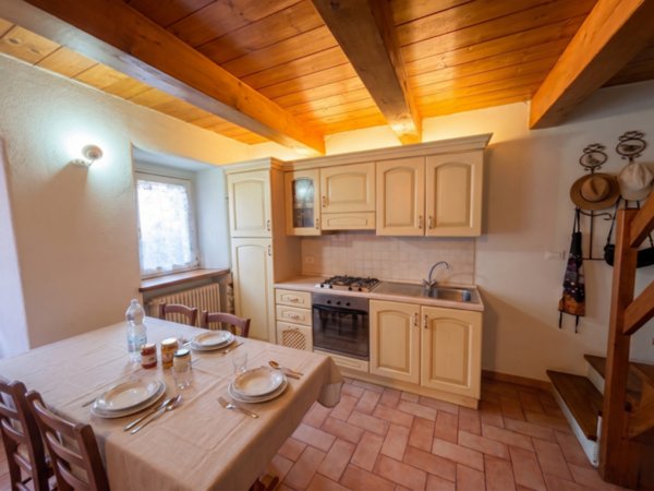 casa indipendente in vendita a Novafeltria in zona Perticara