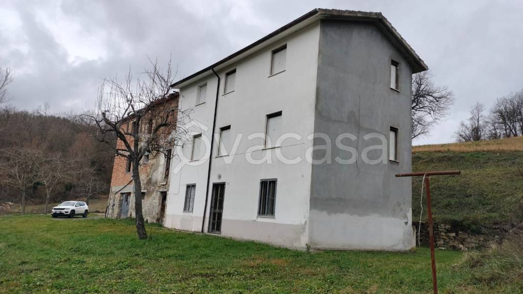 casa indipendente in vendita a Novafeltria in zona Torricella