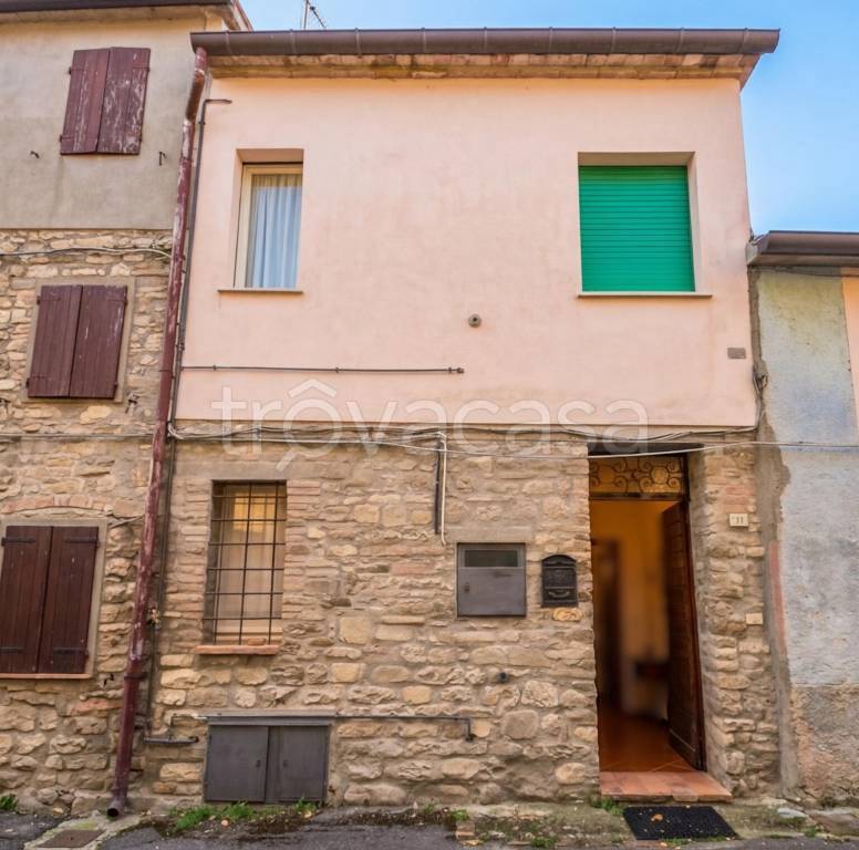 casa indipendente in vendita a Novafeltria in zona Secchiano Marecchia