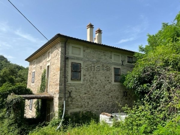 casa indipendente in vendita a Novafeltria