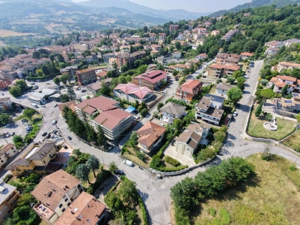 casa indipendente in vendita a Novafeltria