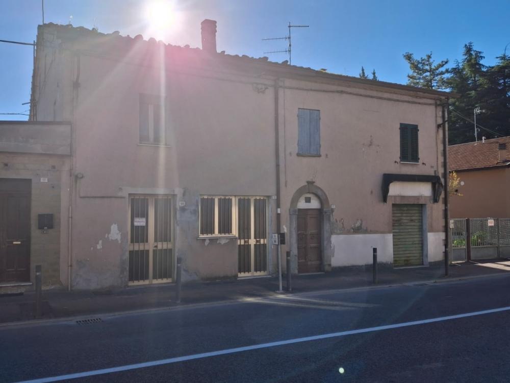 casa indipendente in vendita a Novafeltria in zona Secchiano Marecchia