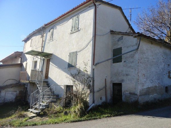 casa indipendente in vendita a Novafeltria in zona Secchiano Marecchia