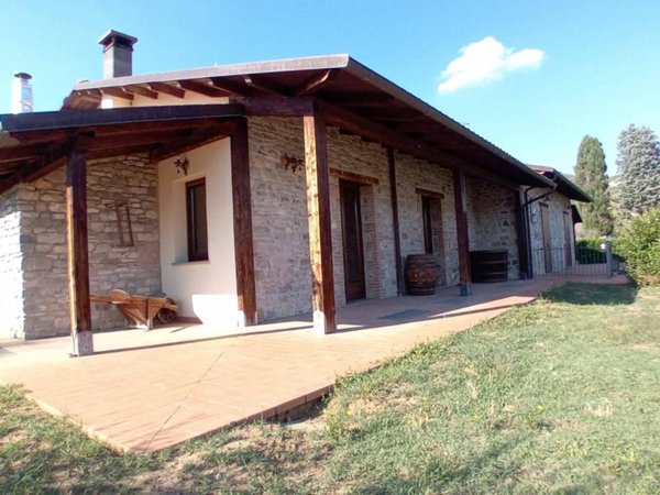 casa indipendente in vendita a Novafeltria