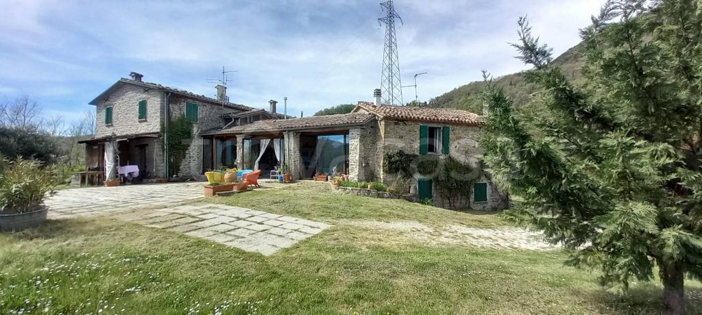 casa indipendente in vendita a Novafeltria in zona Torricella