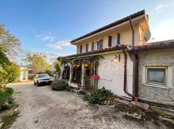casa indipendente in vendita a Novafeltria in zona Torricella
