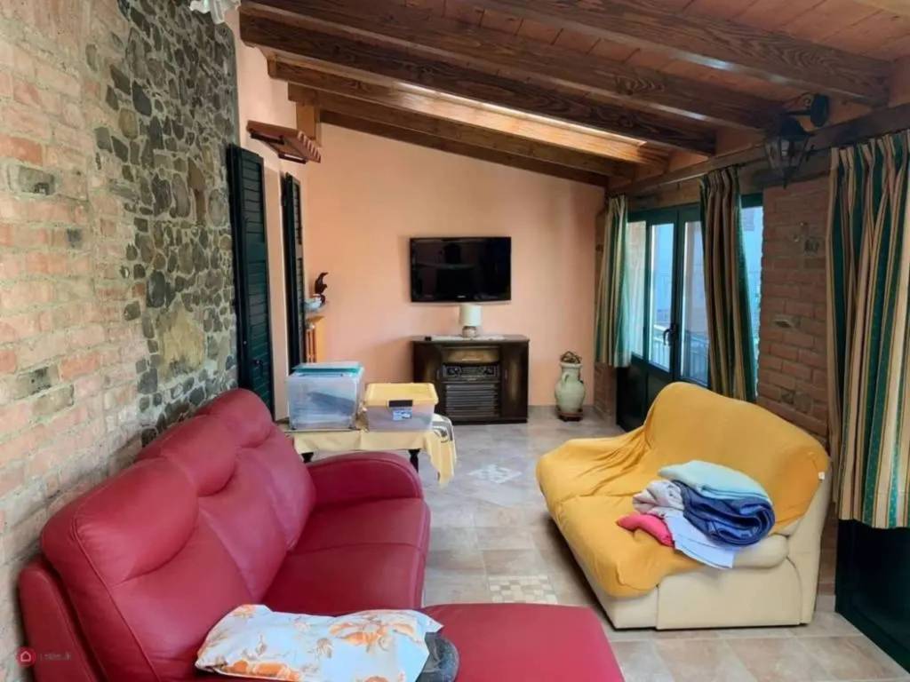 casa indipendente in vendita a Volpeglino