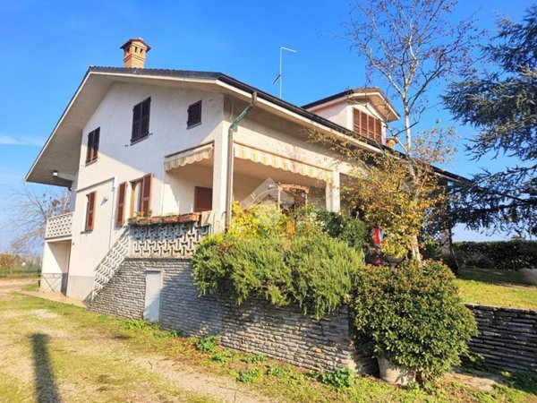 casa indipendente in vendita a Volpeglino