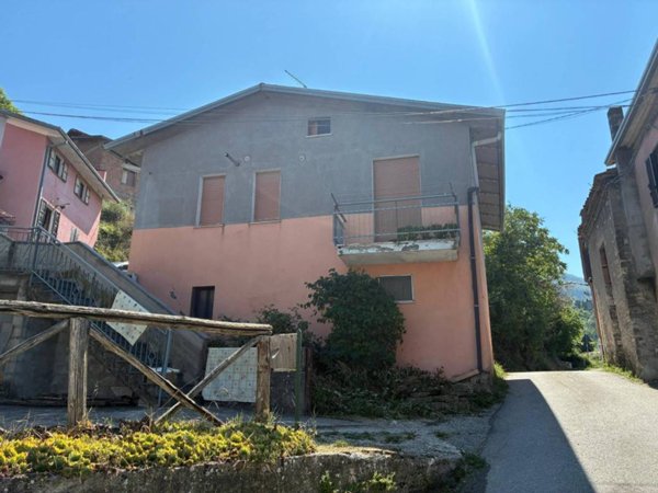 casa indipendente in vendita a Pennabilli