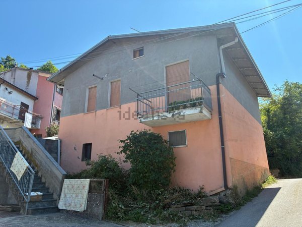 casa indipendente in vendita a Pennabilli in zona Miratoio