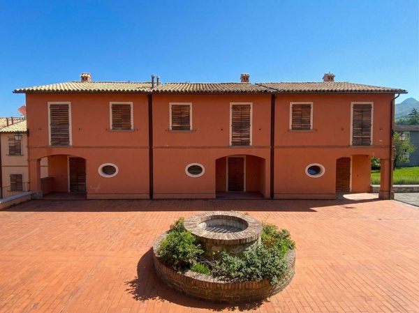 casa indipendente in vendita a Pennabilli in zona Maciano