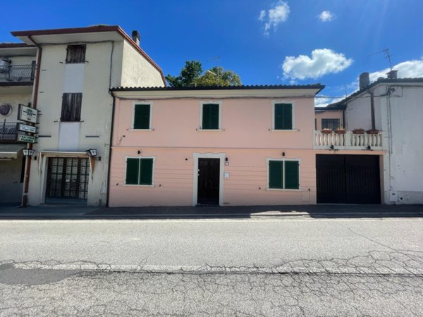 casa indipendente in vendita a Pennabilli in zona Maciano